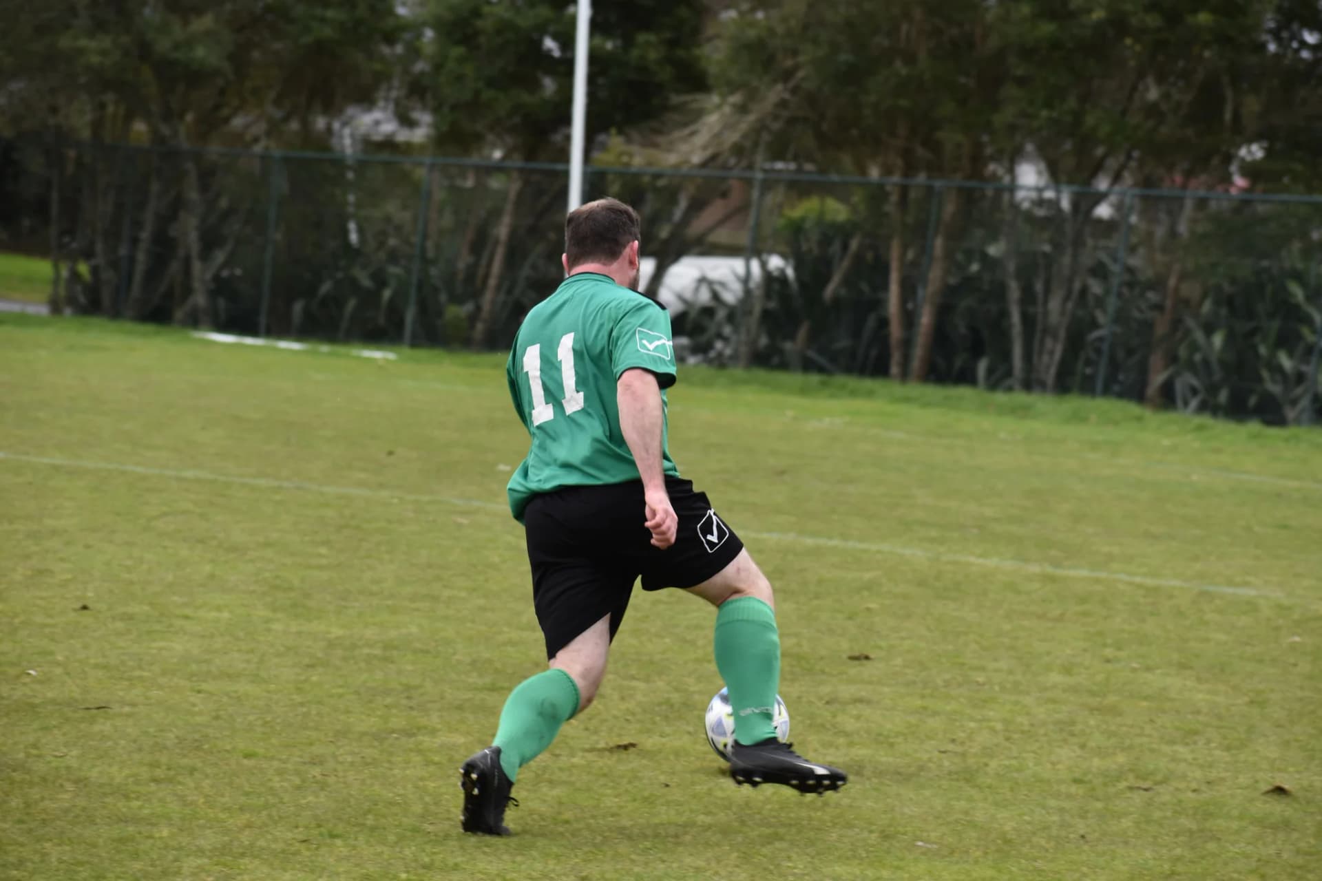 Player tracking back in defence